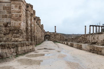 The road leading from South Gate in the ruins of the great Roman city of Jerash - Gerasa, destroyed by an earthquake in 749 AD, located in Jerash city in Jordan © svarshik