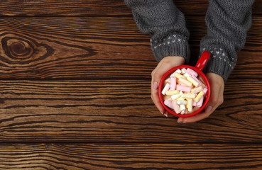  marshmallow on wooden table