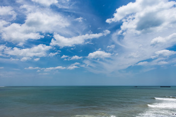 Fototapeta na wymiar Sea tide awesome view with blue sky in a beautiful beach.
