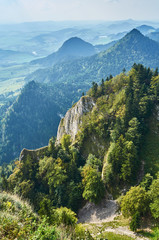 Beautiful panoramic view of the Pieniny National Park, Poland in sunny september day from Trzy Korony - English: Three Crowns © udmurd