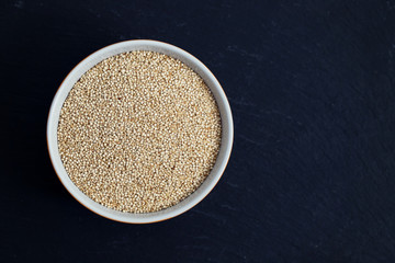 uncooked quinoa on bowl