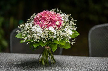 Bouquet of flowers / bicolor