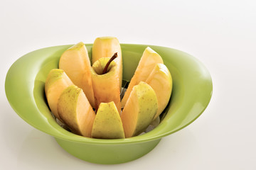 mela tagliata a spicchi da sopra