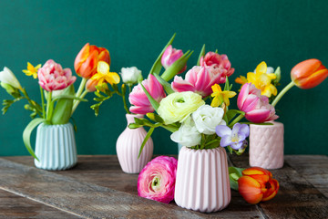 Froehliche bunte Blumen
