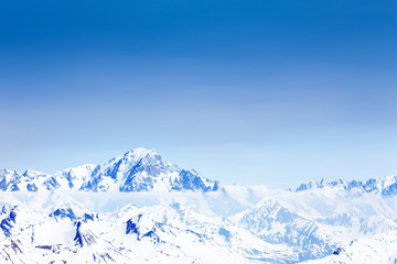 Fototapeta na wymiar Panoramic view of snow caped Mont Blanc mountain