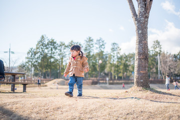 Obraz premium 公園で遊ぶ子供