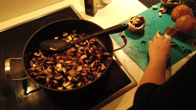 Cooking organic mushrooms at home
