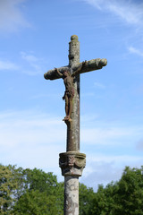 Steinkreuz in Locronan, Bretagne