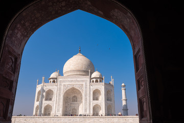 Fototapeta na wymiar Taj Mahal at sunny day