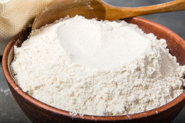 Fototapeta na wymiar cereal flour in bowl