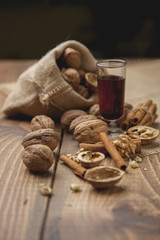 Licor de nueces y canela