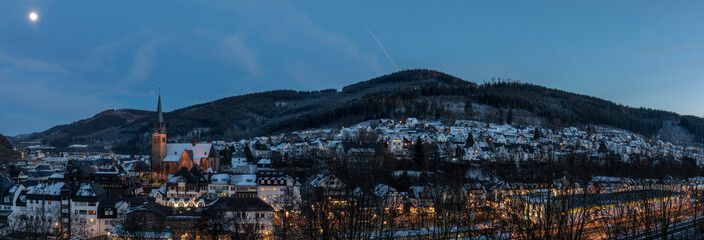 Lennestadt Altenhundem Panorama abends mit Vollmond