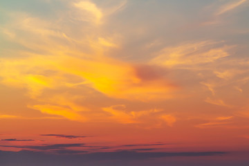 Obraz premium sky during a colorful, bright orange sunset