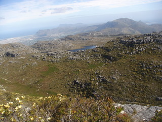 Fototapeta na wymiar Vista Açude sobre Table Mountain