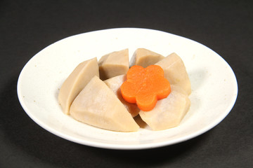 カラトリ芋の煮物
