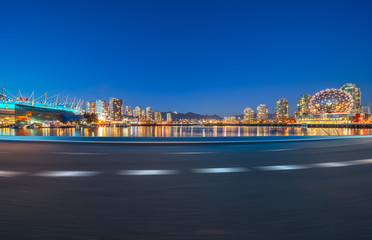 Fototapeta premium empty highway at night
