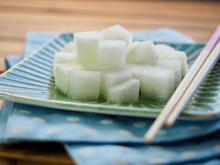 한국의 음식 치킨무, 무피클