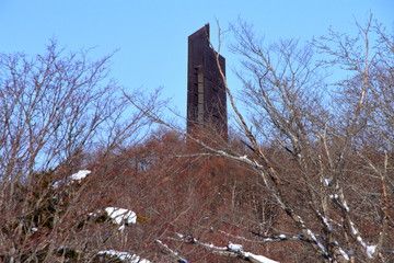 解体される百年記念塔の風景