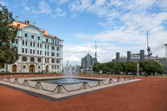 Fountain in front of the Nakhimov Naval School in St. Petersburg