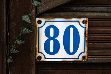 Hausnummer 80