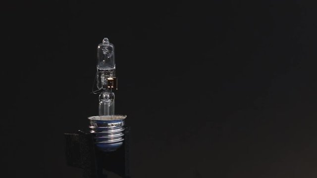 Eine gl&uuml;hbirne zerspringt - Zeitlupenfilm