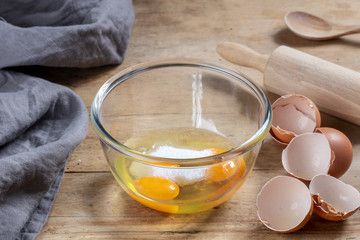 bowl of eggs and sugar