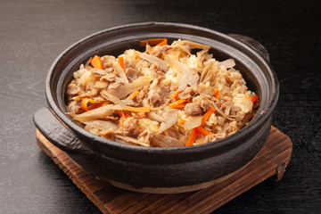 牛肉とごぼうの炊き込みご飯