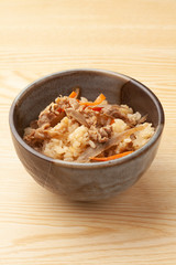 牛肉とごぼうの炊き込みご飯