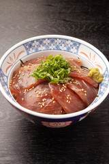 マグロの漬け丼