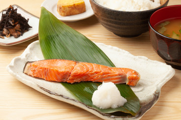 焼き鮭定食