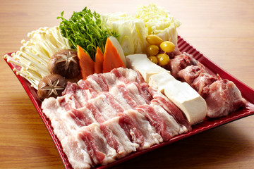 Fresh hot pot raw materials, fresh meat and vegetable platter