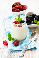 Yogurt with fresh berries