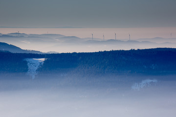 Fototapeta na wymiar Nebel im Rheintal - Schwarzwald im Winter