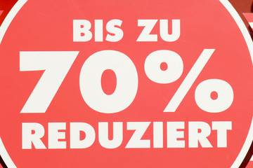 Schild  bis zu 70 Pronzent reduziert