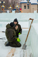 Installers on the markup of ice blocks