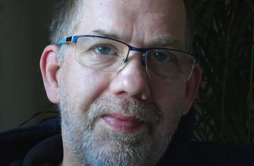 Mann mit Brille