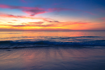 Fototapeta na wymiar Beautiful sunrise in the sea