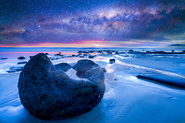 Milkyway at boulder moeraki, New Zealand