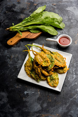 Crispy Palak/spinach Leaves pakoda or pakoda