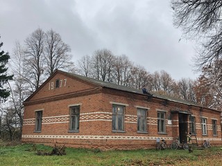 Obraz premium the old building of the Soviet constructions from a red brick