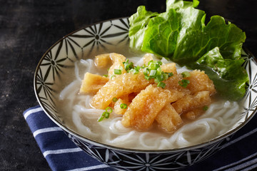 Chinese food, fried pigskin rice noodles

