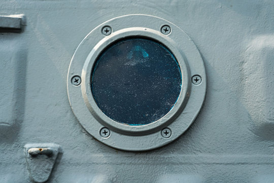 porthole hatch door.