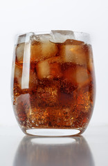 Carbonated drink with ice