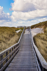 Obraz premium Wooden path to the sea - Sylt, Germany
