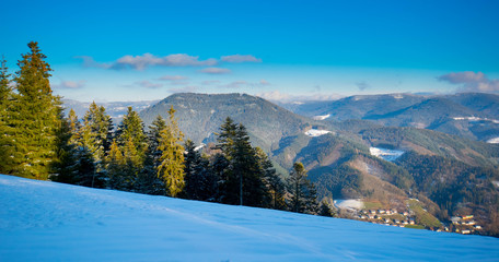 Fototapeta na wymiar Winter im Schwarzwald nahe Bad Peterstal Griesbach