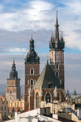 Fototapeta na wymiar St. Mary's Basilica and Town Hall Tower in Krakow