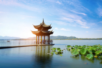 Naklejka premium Beautiful landscape and landscape in West Lake, Hangzhou