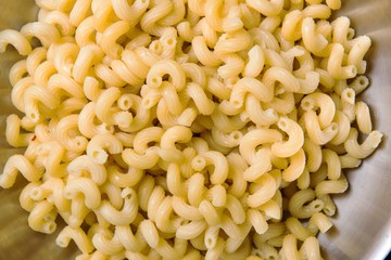 cooked macaroni noodles