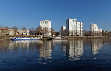 Péniches sur les quai de Seine à Vitry sur Seine