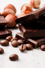dark chocolate pieces, hazelnuts and coffee beans